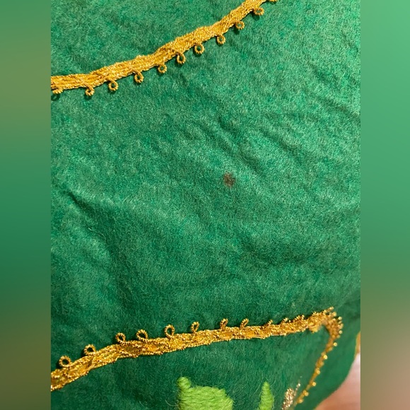 Vtg Christmas Tablecloth/Tree Skirt 41" Green Crewel Angel Gold Trim Handmade - Picture 9 of 9